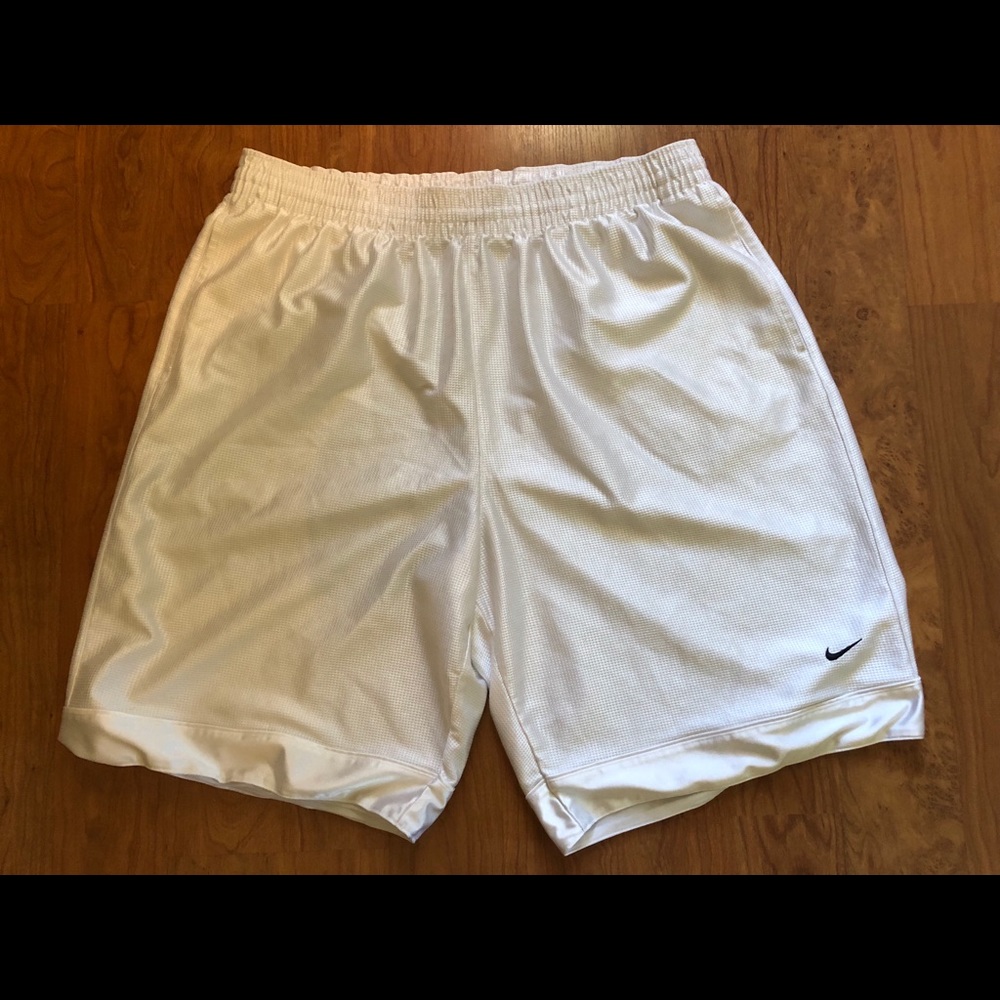 NIKE White Basketball Shorts Size XXL